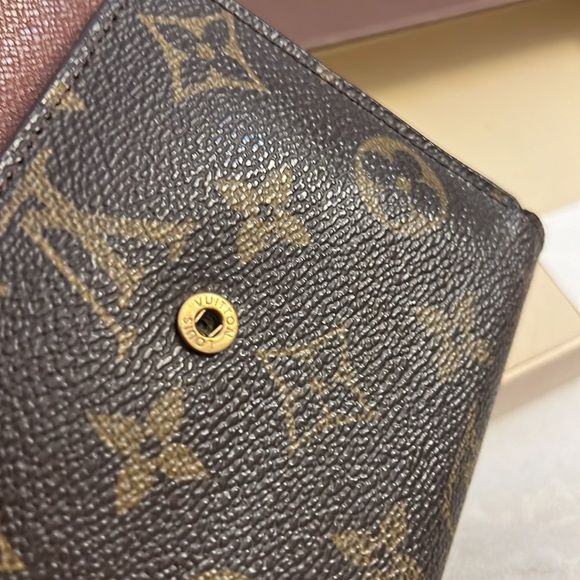 Authentic Louis Vuitton monogram wallet - Picture 12 of 16